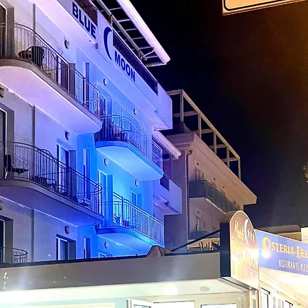 Blue Moon Hotel 3*