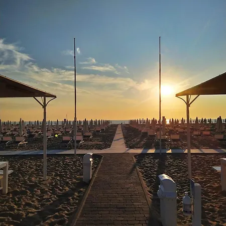 Blue Moon Ξενοδοχείο 3*