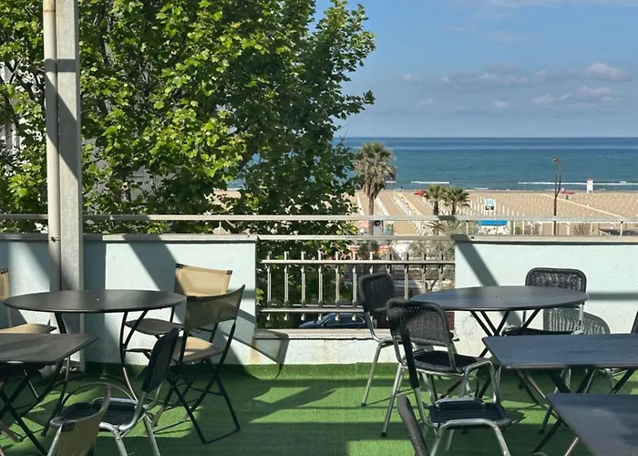 Отель Blue Moon Римини