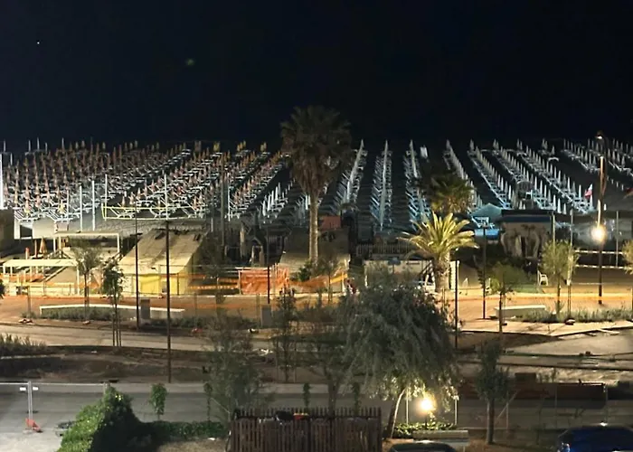 Отель Blue Moon