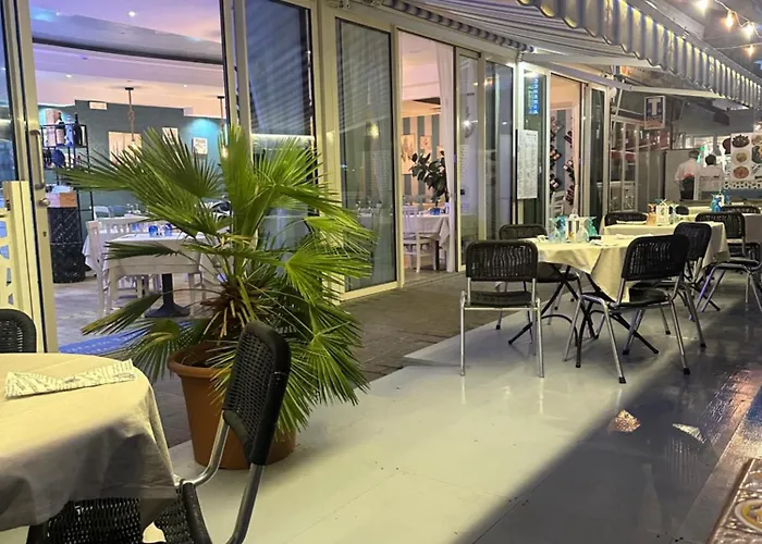 Blue Moon 3* רימיני